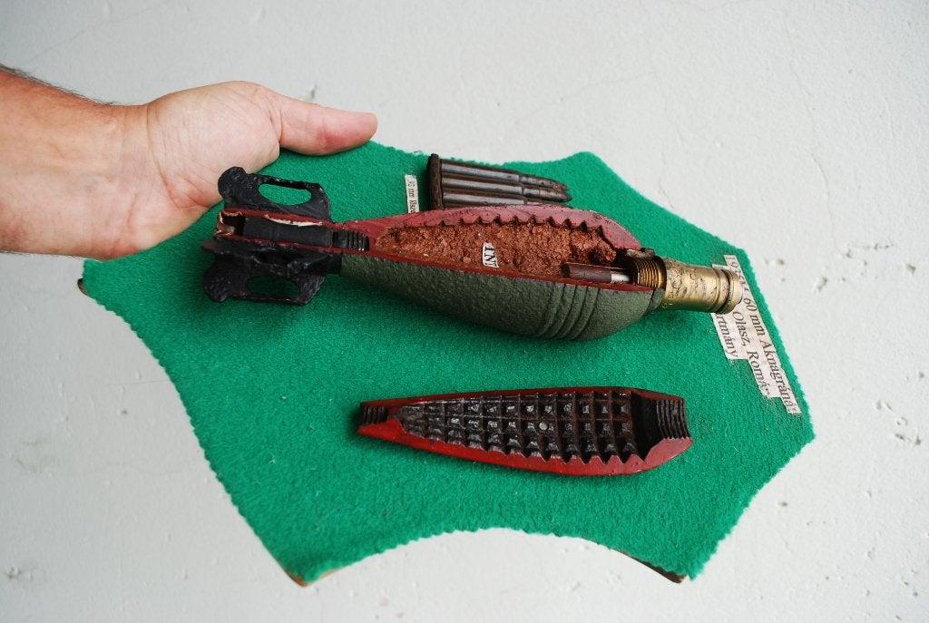 Cut-away Mortier op Wandplaat Militair WW2, Ophalen of Verzenden, Landmacht, Overige gebieden, Hulzen of Bodemvondsten