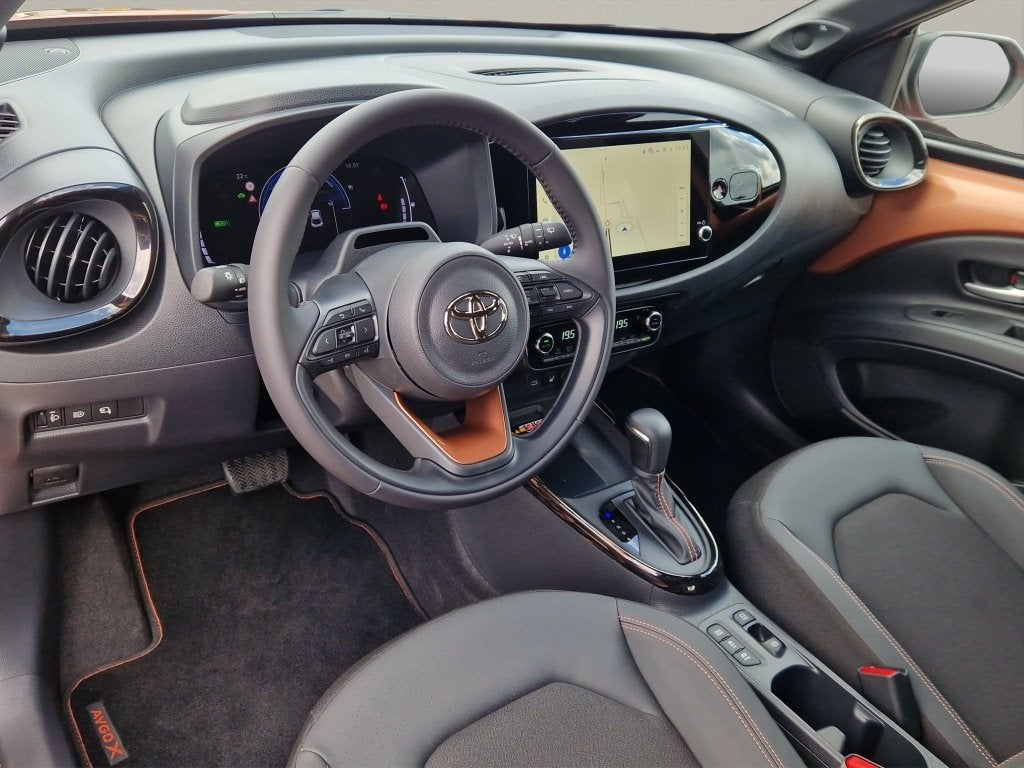 Toyota Aygo X Hybrid 115 Envy JBL Audio - NL Auto (bj 2026), Auto's, Toyota, Automaat, 12 maanden, Gebruikt, Euro 6