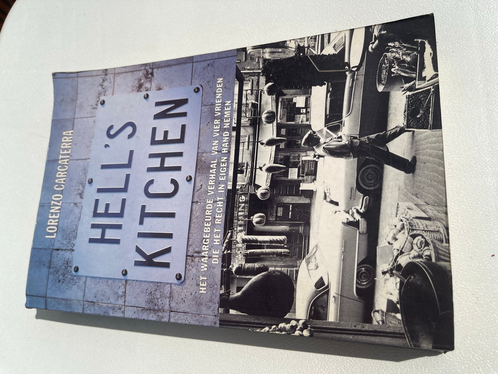 Hell's Kitchen - Lorenzo Carcaterra (Boek), Ophalen of Verzenden, Gelezen, Amerika