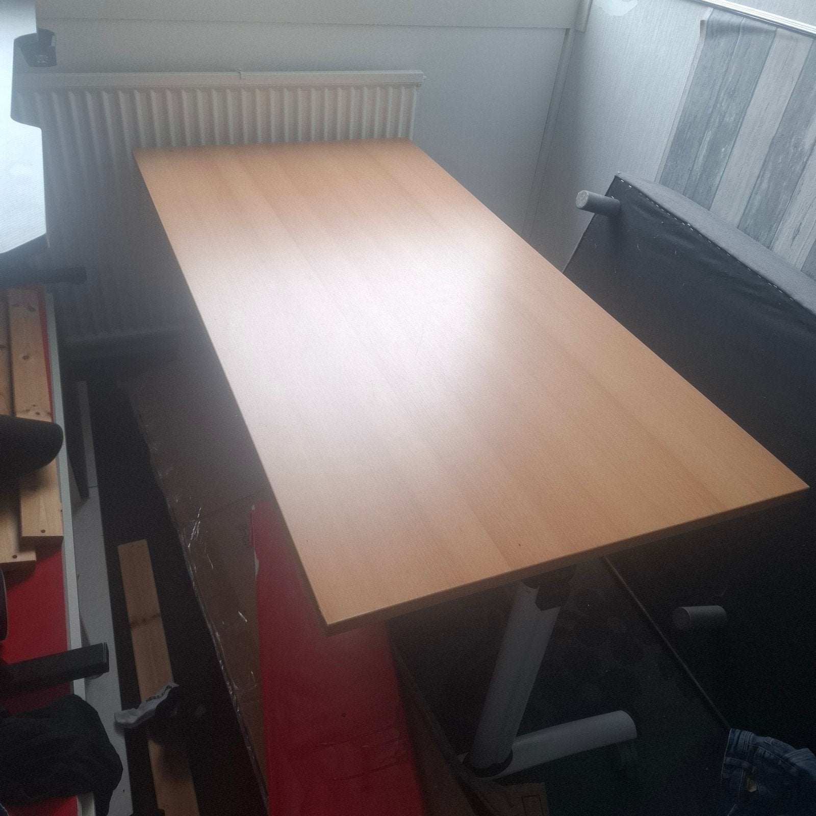 In hoogte verstelbaar bureau - Ideaal voor thuiswerk, Overige houtsoorten, Gebruikt, Tot twee personen, 150 tot 200 cm