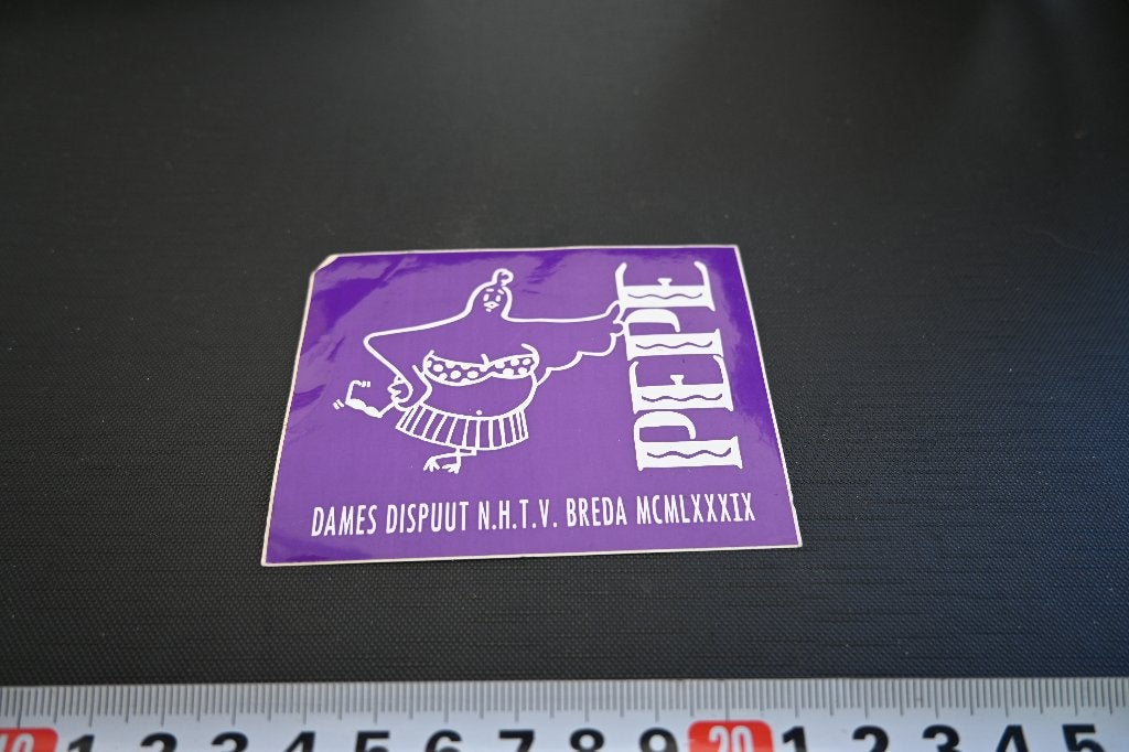 sticker PEPE dames dispuut NHTV breda MCMLXXXIX 1989, Ophalen, Zo goed als nieuw