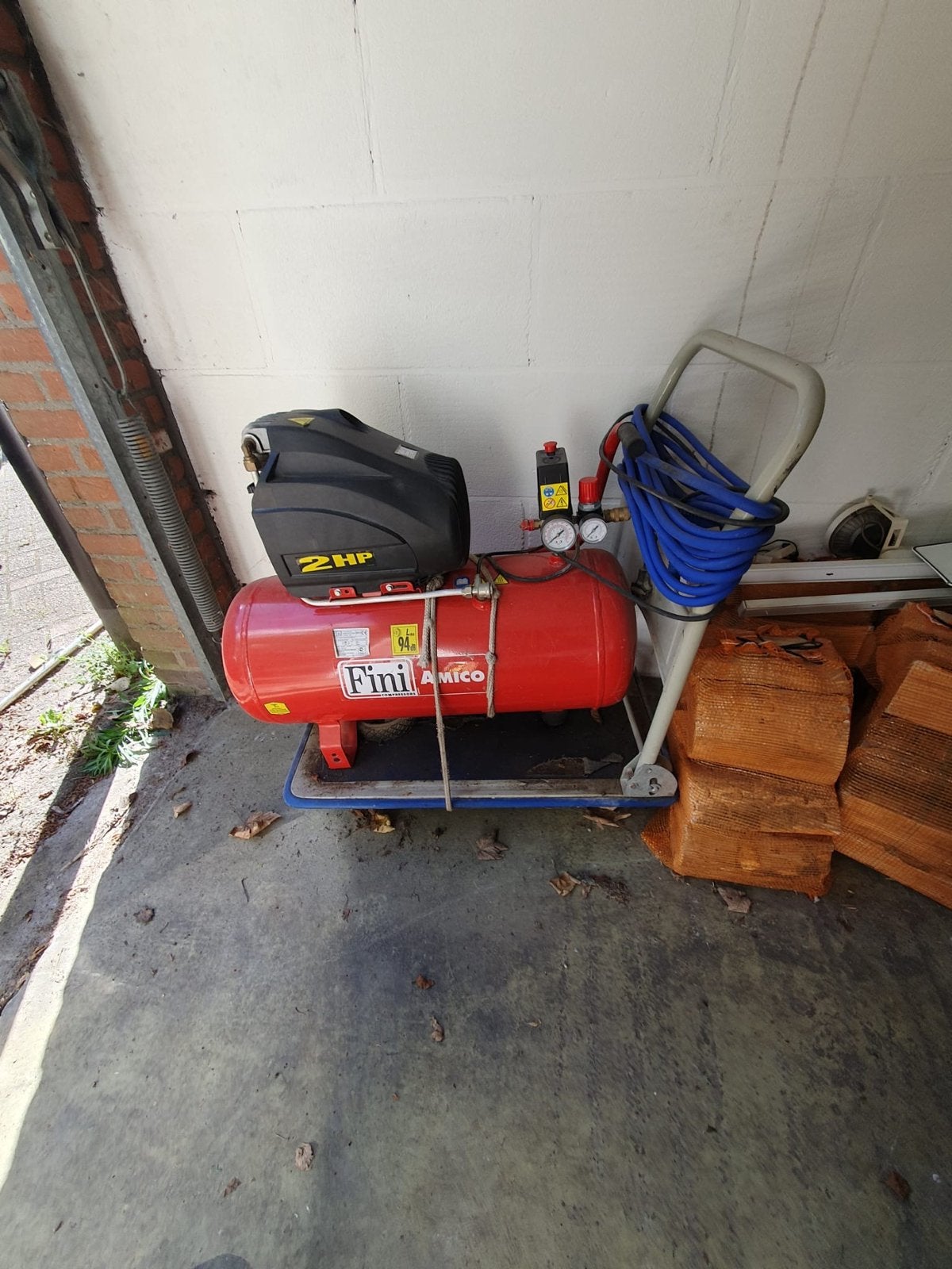 Compressor set met accessoires - Zo goed als nieuw, 10 bar of meer, Ophalen of Verzenden, Zo goed als nieuw, Minder dan 200 liter/min
