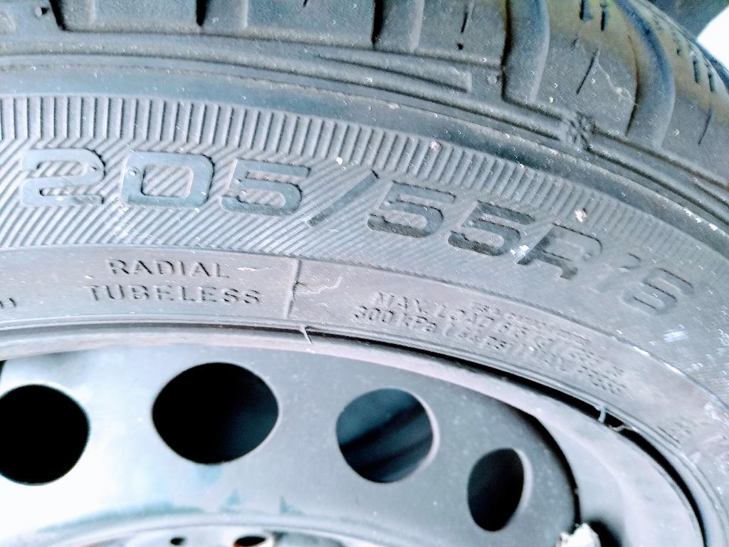 Stalen velg + Winterband Volvo V70 - 205/55R/16 inch, Auto-onderdelen, Ophalen, Gebruikt, 16 inch, Banden en Velgen