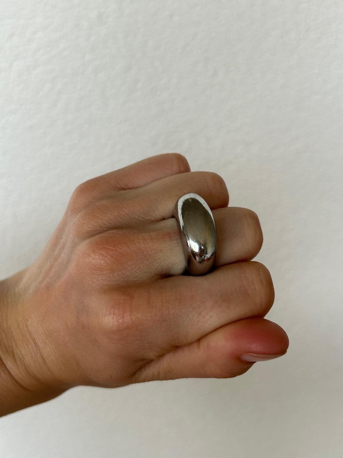 Dyrberg/Kern zilverkleurige ring, maat 12 (EU 52), Sieraden, Tassen en Uiterlijk, Ringen, Gebruikt, IJzer of Staal, Ophalen of Verzenden