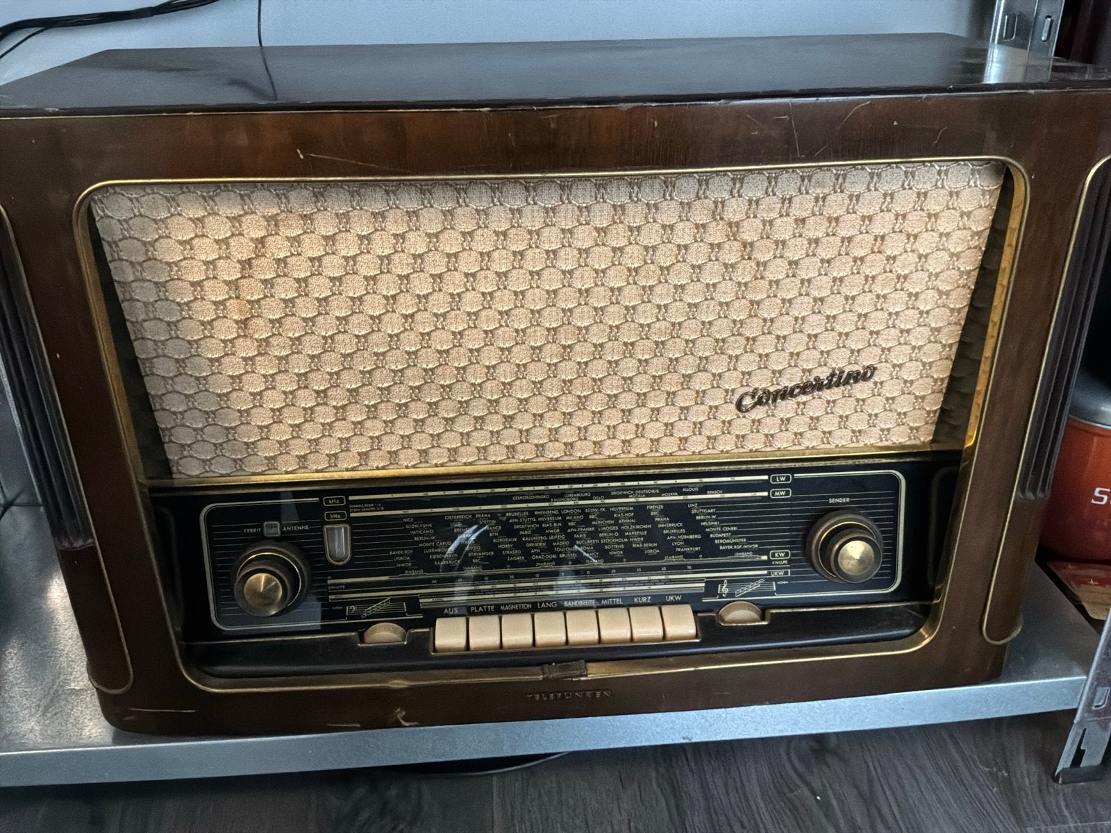 Vintage Telefunken Concertino 6 Radio - Made in Western Germ, Audio, Tv en Foto, Ophalen, Gebruikt, Radio