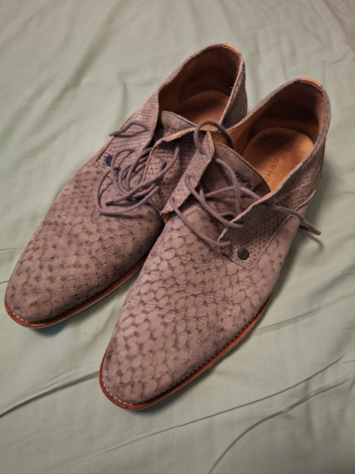 Stijlvolle grijze veterschoenen met slangenprint, maat 45, Kleding | Heren, Overige kleuren, Ophalen of Verzenden, Rehall, Gedragen
