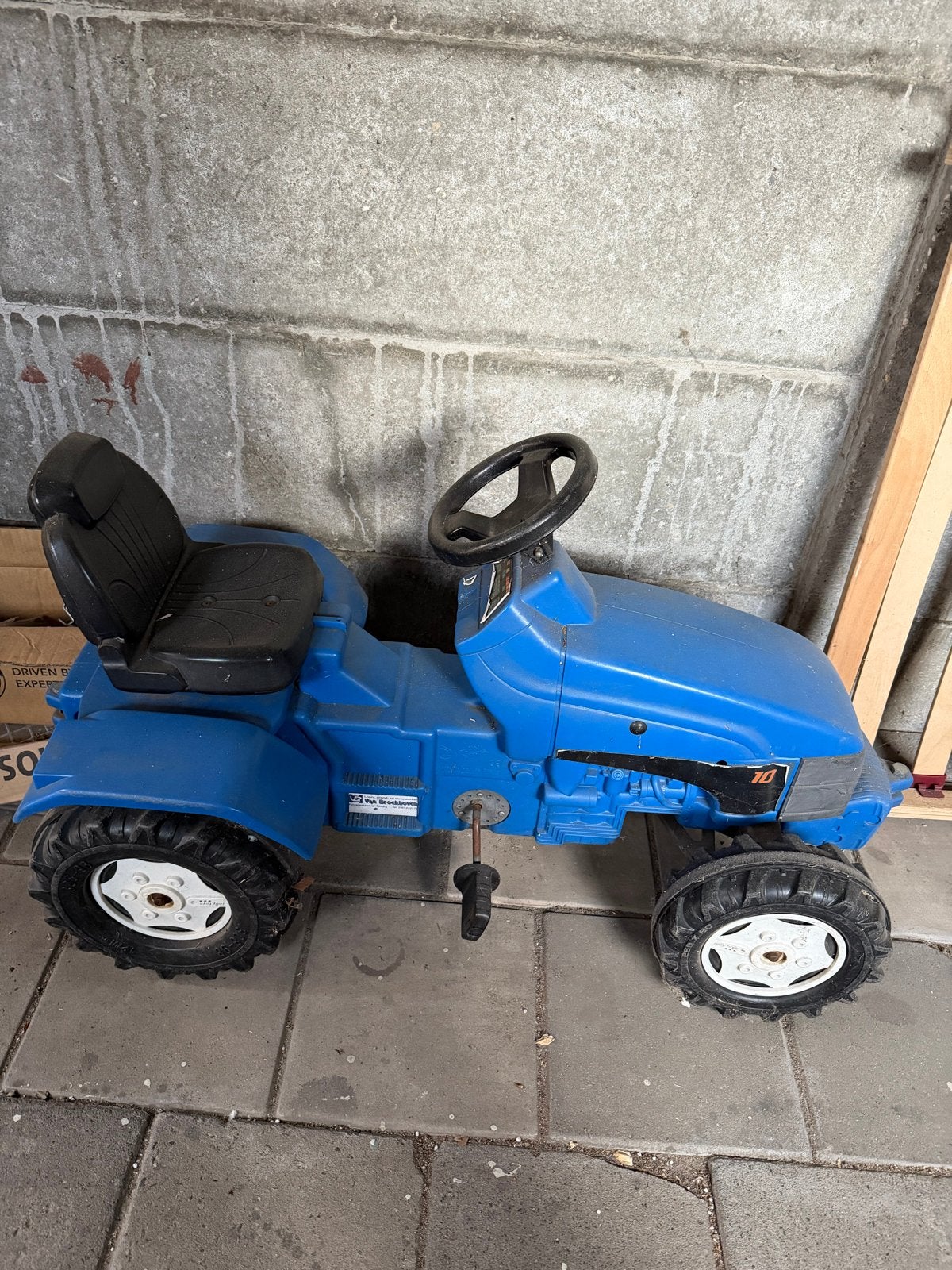 Blauwe traptractor voor kinderen, Kinderen en Baby's, Speelgoed | Buiten | Voertuigen en Loopfietsen, Ophalen, Gebruikt, Trapvoertuig