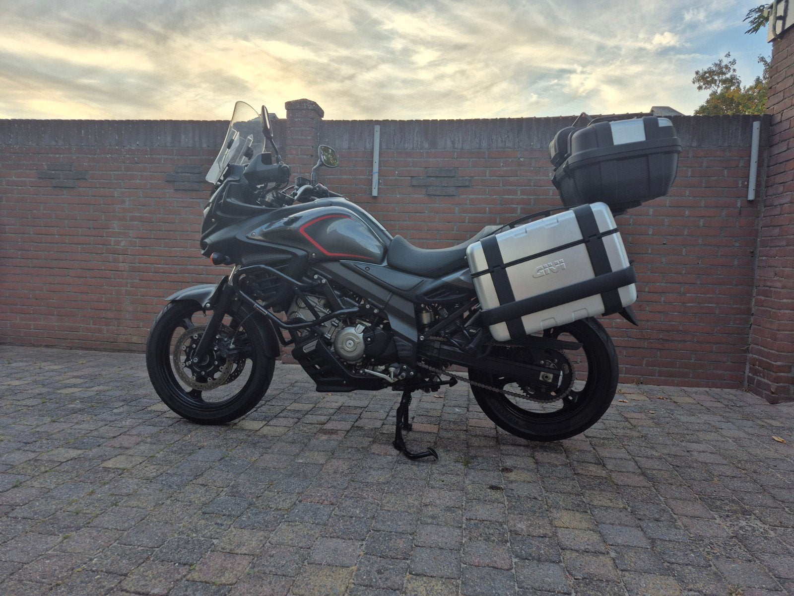 Suzuki Vstrom 650 ABS  2014 26000 km, Motoren, Motoren | Suzuki, 2 cilinders, Motorrijbewijs A, Meer dan 35 kW, Toermotor