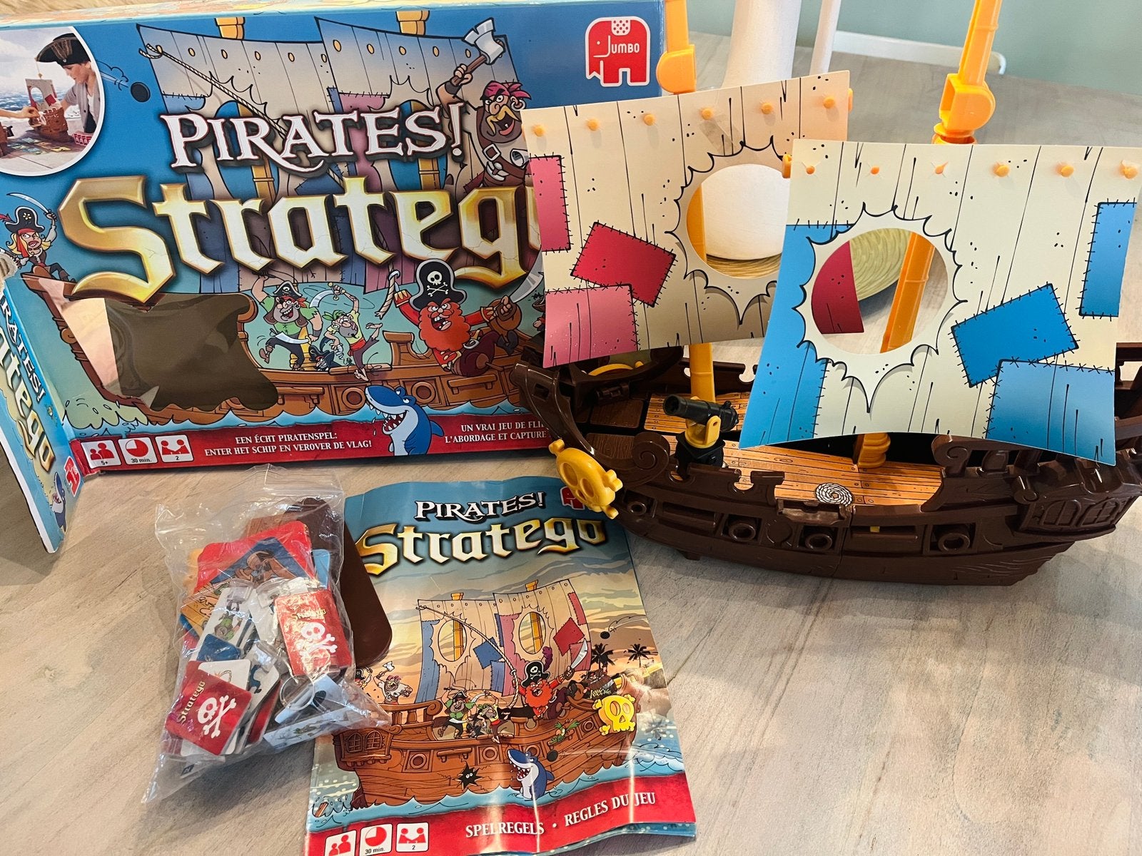 Stratego pirates met schip en in originele doos, Ophalen, Gebruikt