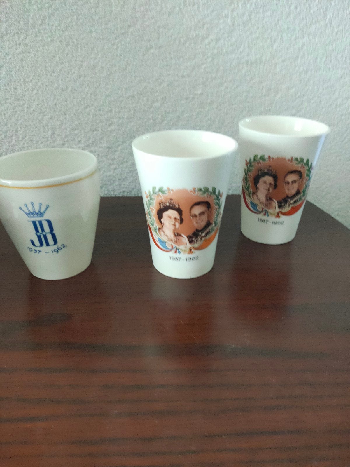 Juliana Bernard mok 25 jaar getrouwd., Ophalen of Verzenden, Zo goed als nieuw, Servies