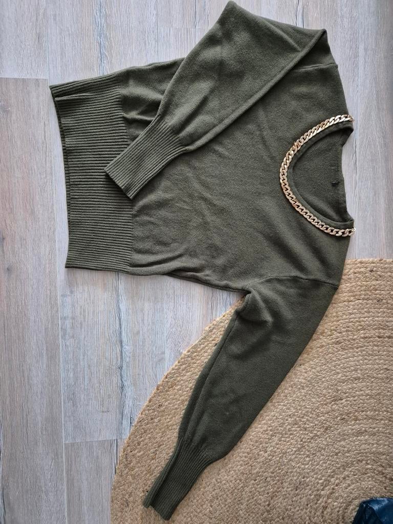 Groene trui met gouden kettingdetail, Maat 38/40 (M), Ophalen of Verzenden, Groen, Onbekend