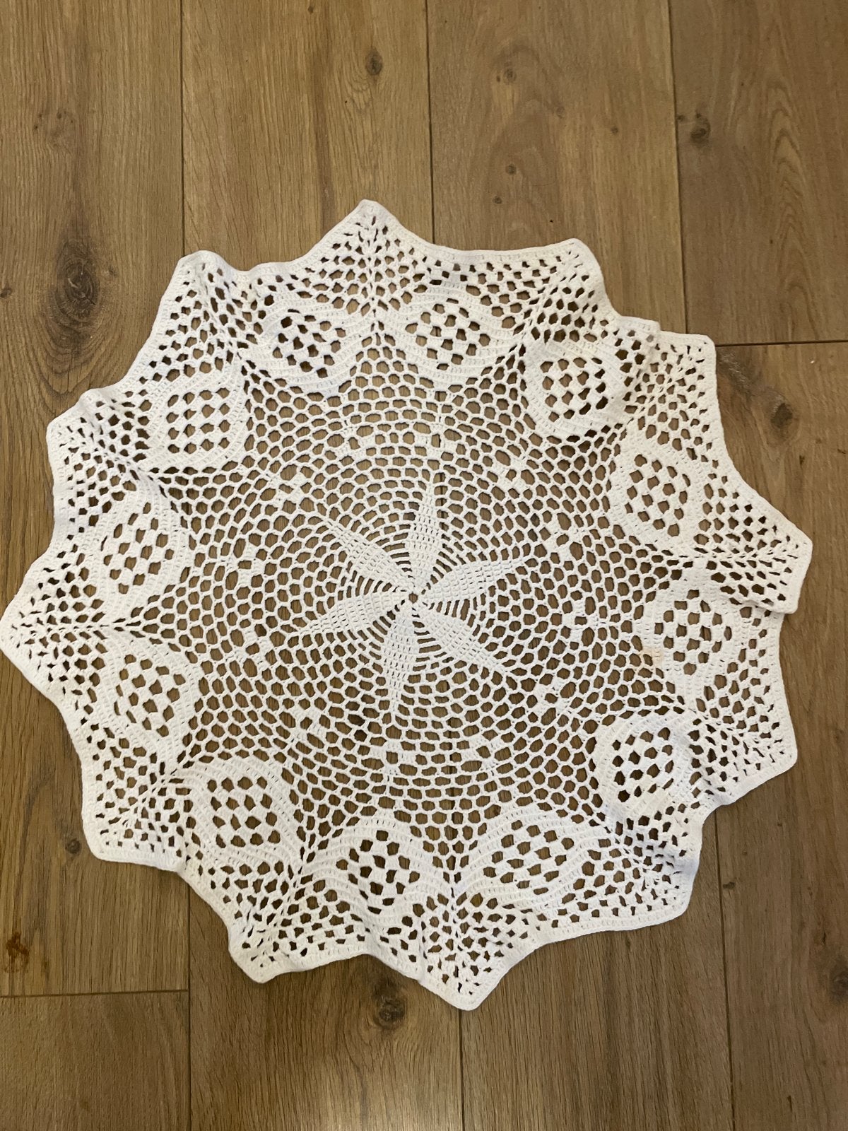 Handgemaakt gehaakt kleedje - 60 cm, Vintage, Ophalen of Verzenden, Zo goed als nieuw, Wit