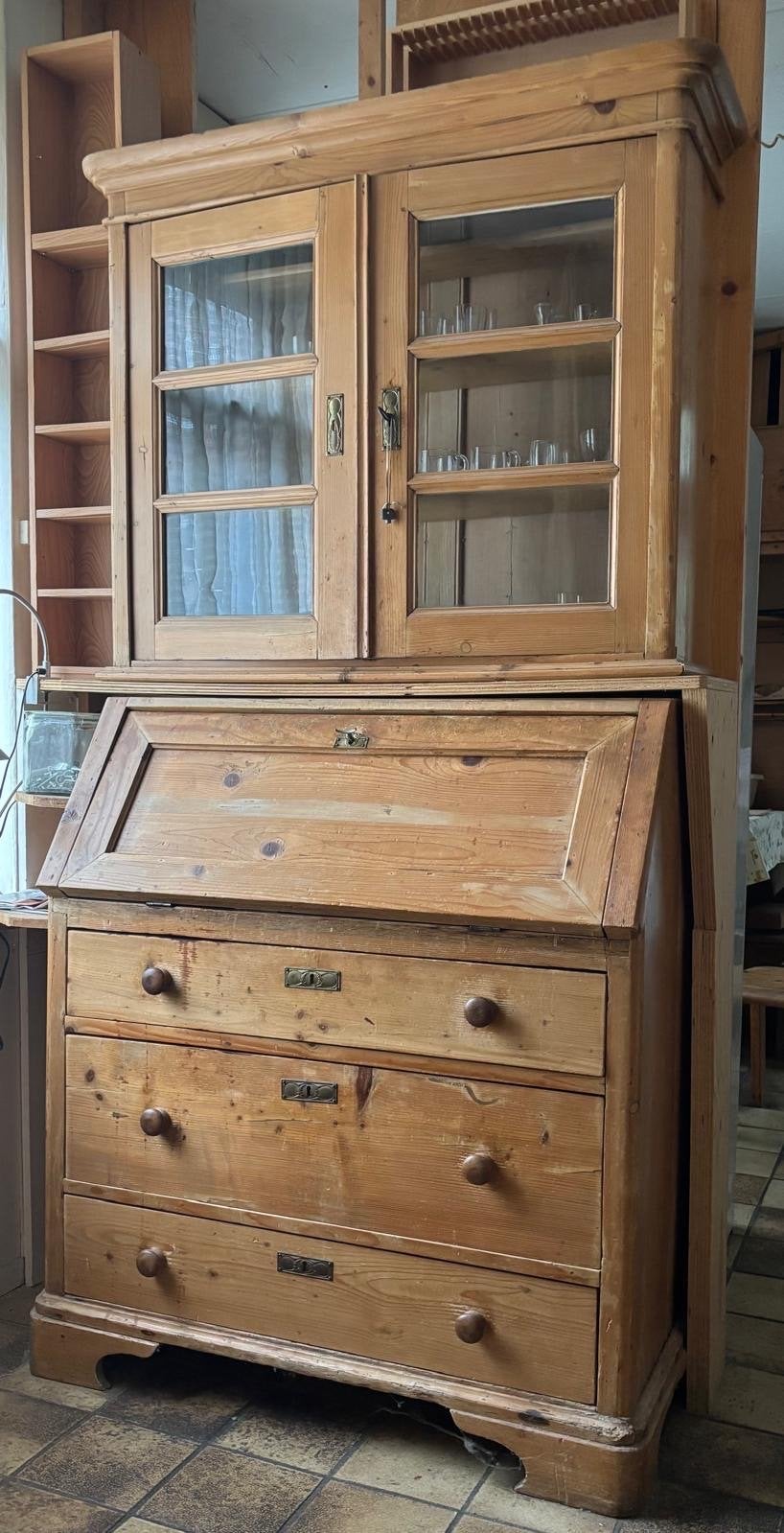 Antieke grenen secretaire met vitrinekast, Ophalen