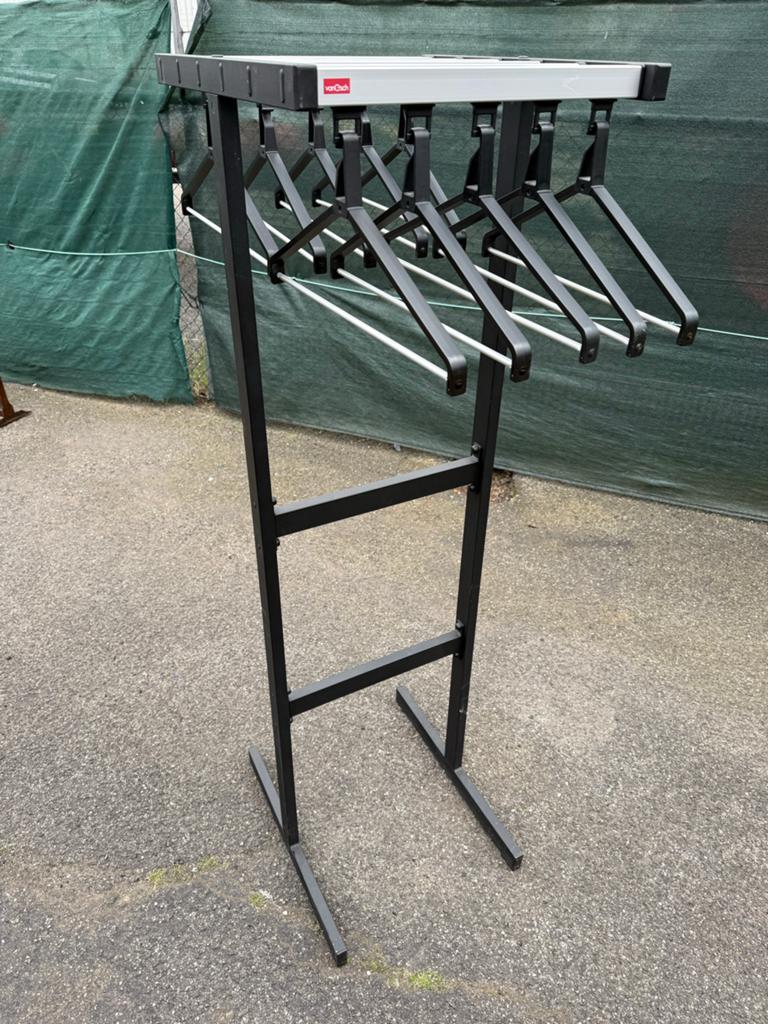 Degelijke garderobe kapstok met 10 hangers, Ophalen, Gebruikt, Metaal, Staande kapstok