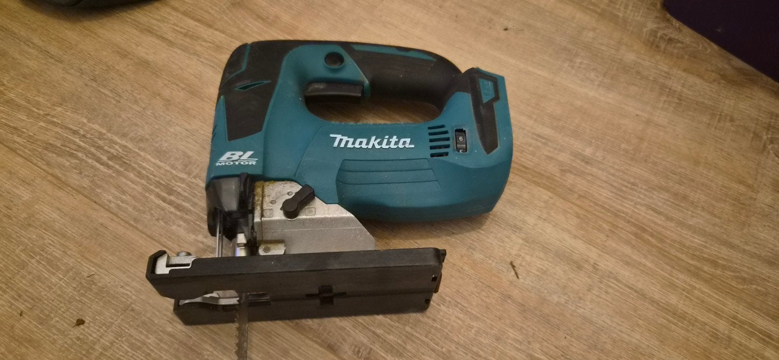Makita DJV180 Accu Decoupeerzaag - Gebruikt, Ophalen, Gebruikt, 600 tot 1200 watt, Makita
