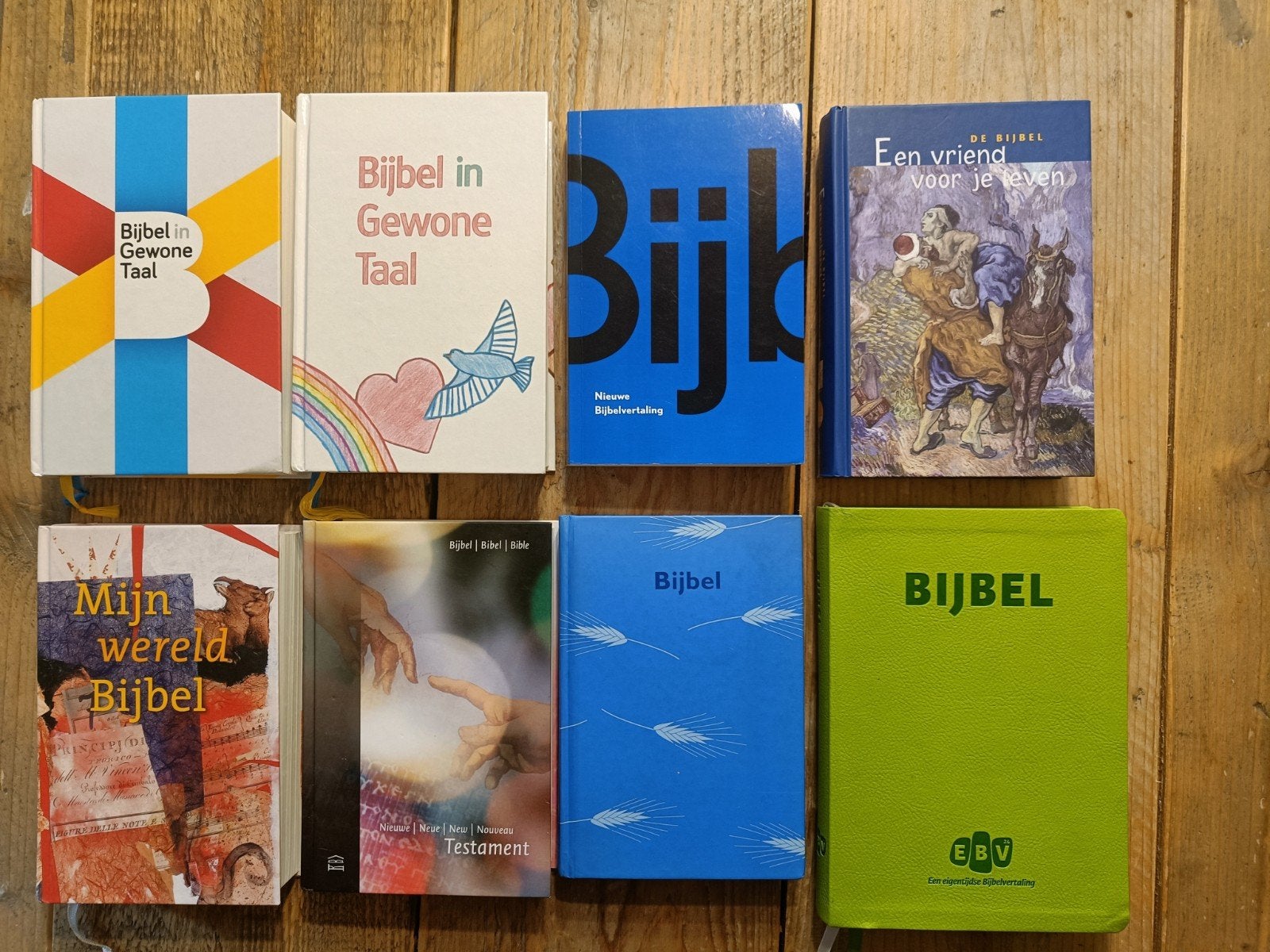 8 Verschillende Bijbels., Ophalen of Verzenden, Zo goed als nieuw