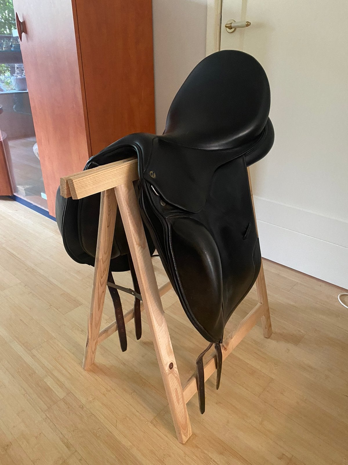 Zadel te koop €700, Ophalen, L (17.5 inch), Gebruikt, Dressuur