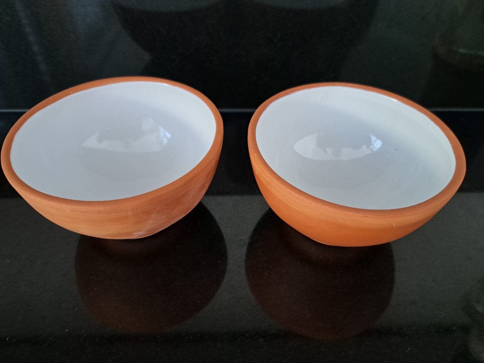 2 handgemaakte aardewerken schaaltjes Bowls & dishes, Schaal, Rond, Ophalen of Verzenden, Zo goed als nieuw