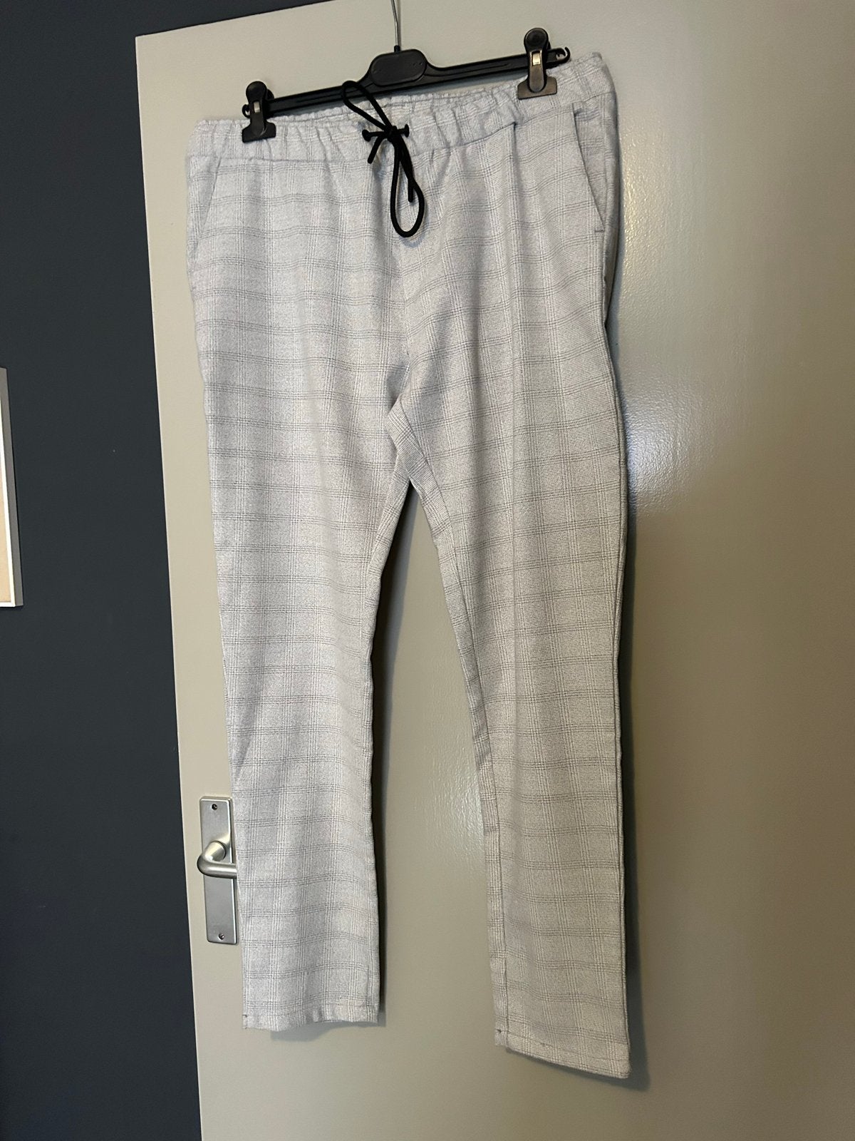 Refill Pawel Pants - Grijze geruite broek (XL), Ophalen of Verzenden, Zo goed als nieuw, Maat 56/58 (XL), Grijs