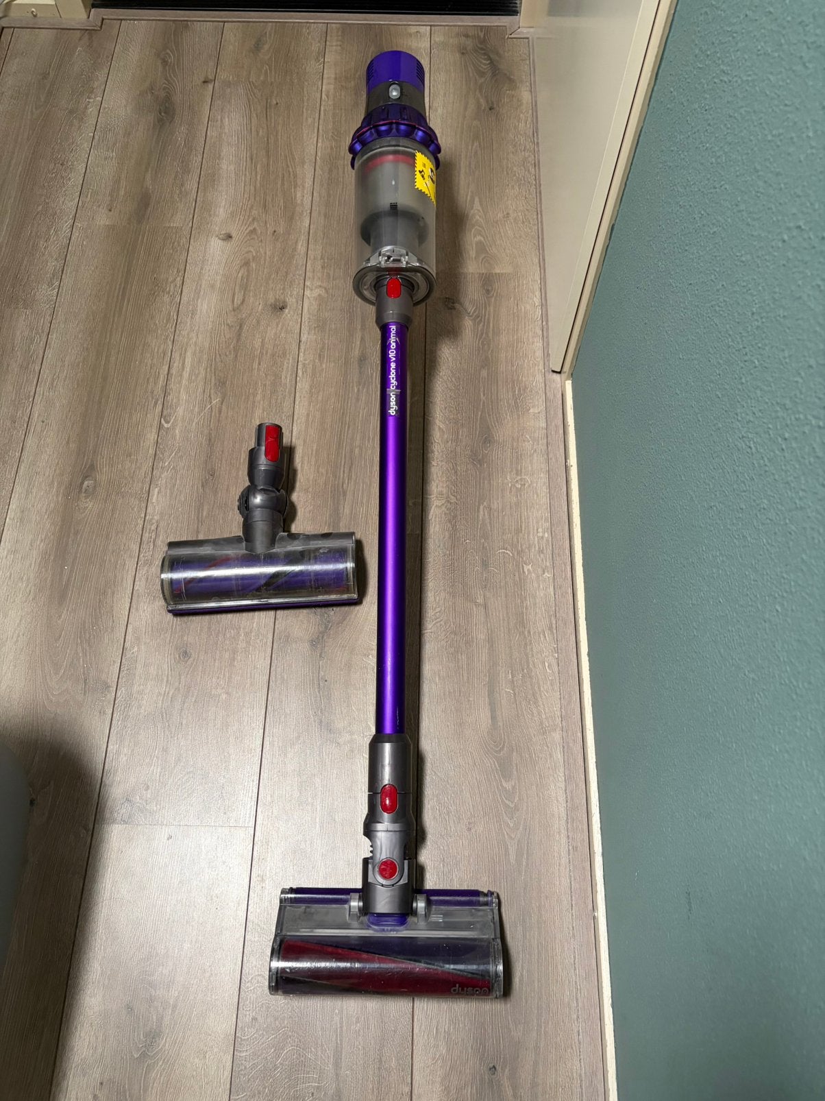 Dyson V10 Animal-steelstofzuiger incl.kruimelzuiger, Ophalen, Gebruikt, Steelstofzuiger, Dyson