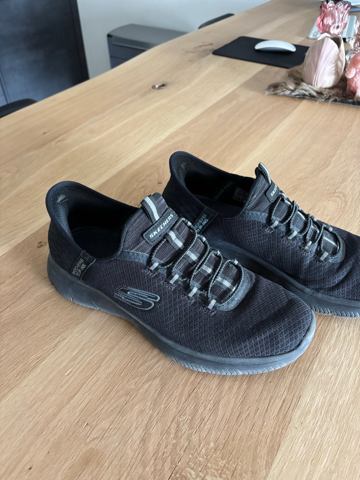 Skechers Zwarte Sneakers Maat 42 - Zo goed als nieuw, Ophalen of Verzenden, Zo goed als nieuw, Zwart, Sneakers of Gympen
