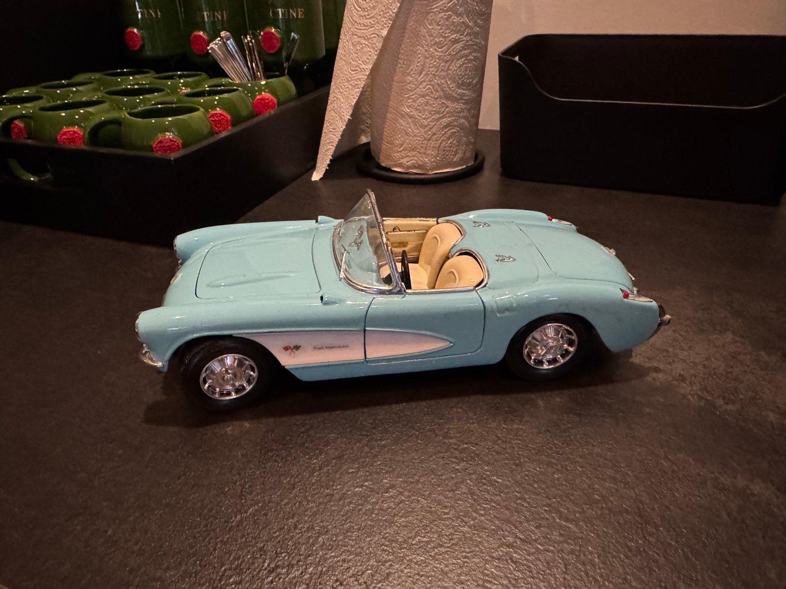 Chevrolet Corvette (1957) schaalmodel - Lichtblauw, Ophalen of Verzenden, Zo goed als nieuw, Auto, Overige merken