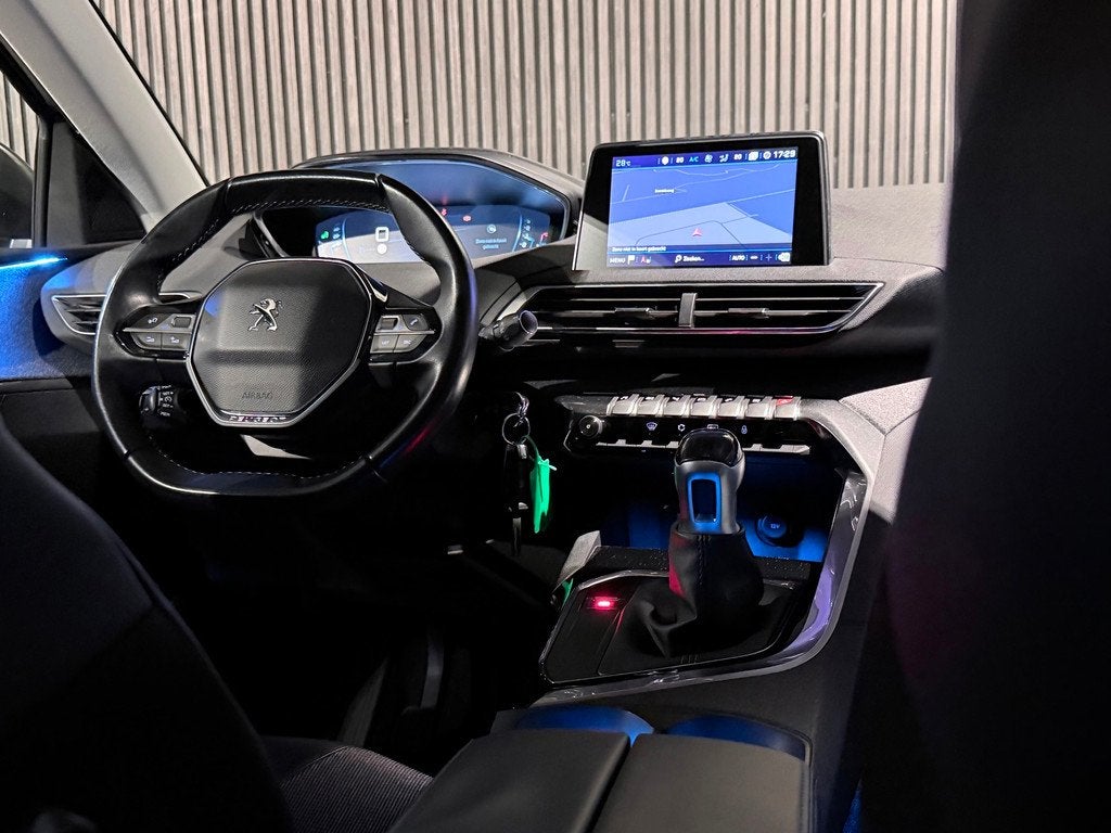 Peugeot 5008 1.2 PureTech Allure | 7.pers | Trekhaak | Carpl, Auto's, Voorwielaandrijving, Gebruikt, 1199 cc, 7 stoelen