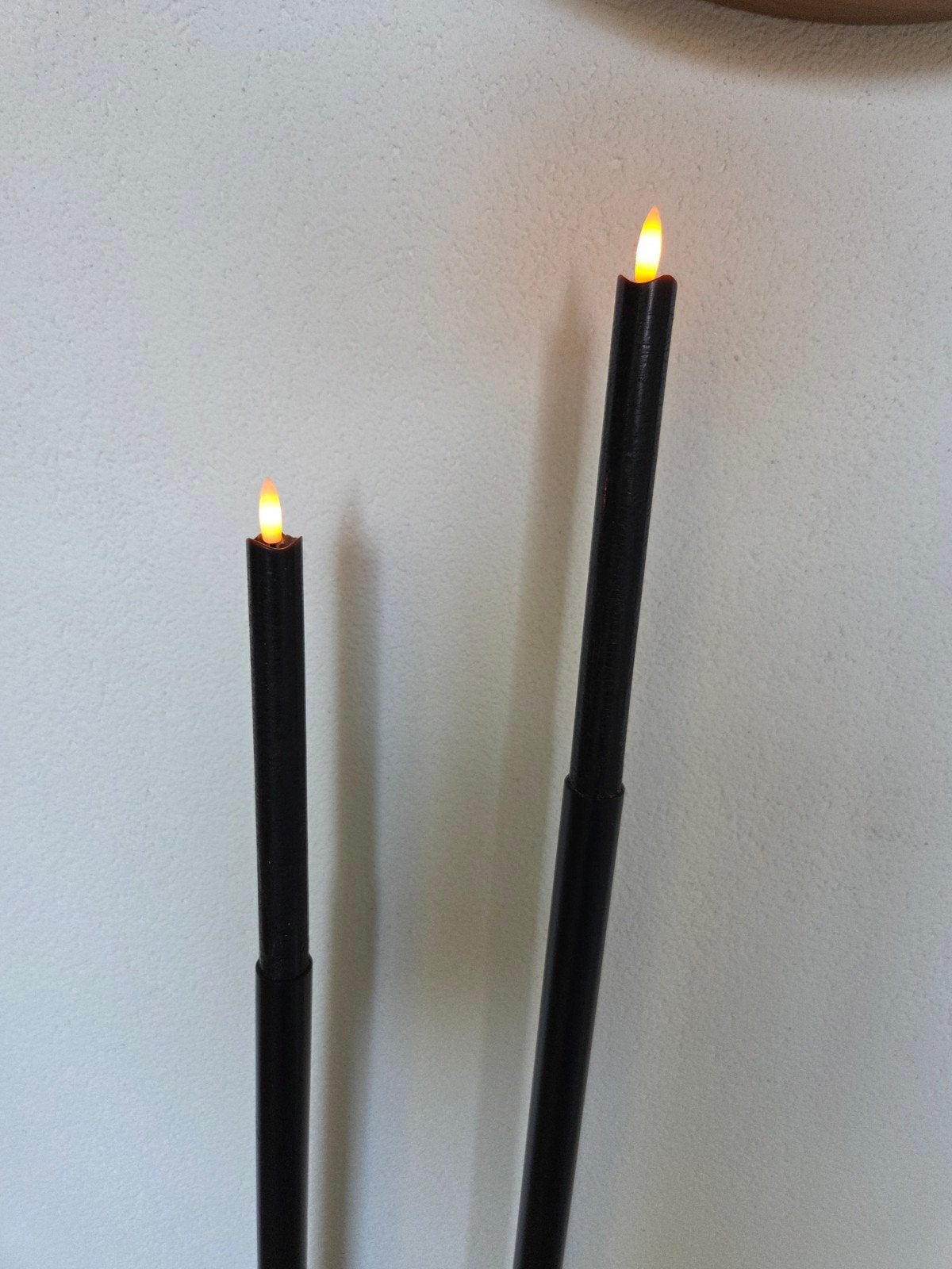 Set van 2 LED kaarsen met afstandsbediening, Huis en Inrichting, Ophalen, Kunststof, Zwart, Zo goed als nieuw