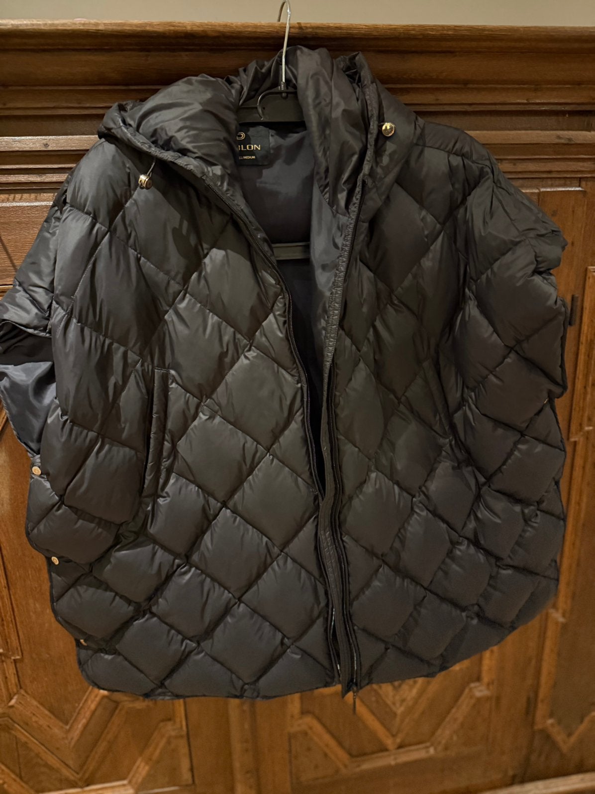 DEBLON carice Cape Black | Maat S/M | Luxe dons cape, Kleding | Dames, Ophalen of Verzenden, Zo goed als nieuw, Zwart