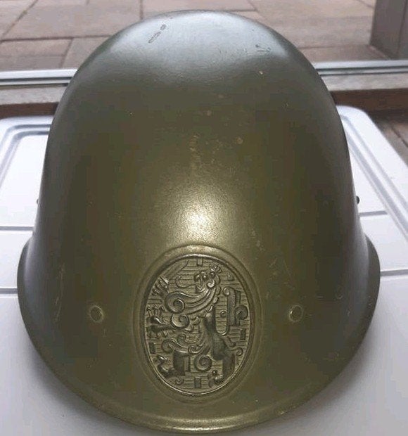 Nederland M34 Helm met Helmplaat WW2 WO2, Verzamelen, Ophalen of Verzenden, Nederland, Helm of Baret