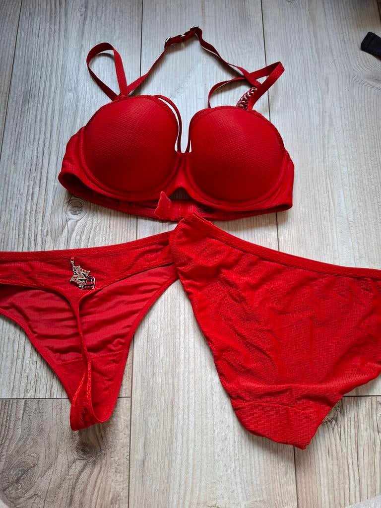 Marlies Dekkers BH set rood 80C, broekje en string L, Marlies Dekkers, Ophalen of Verzenden, Rood, Setje