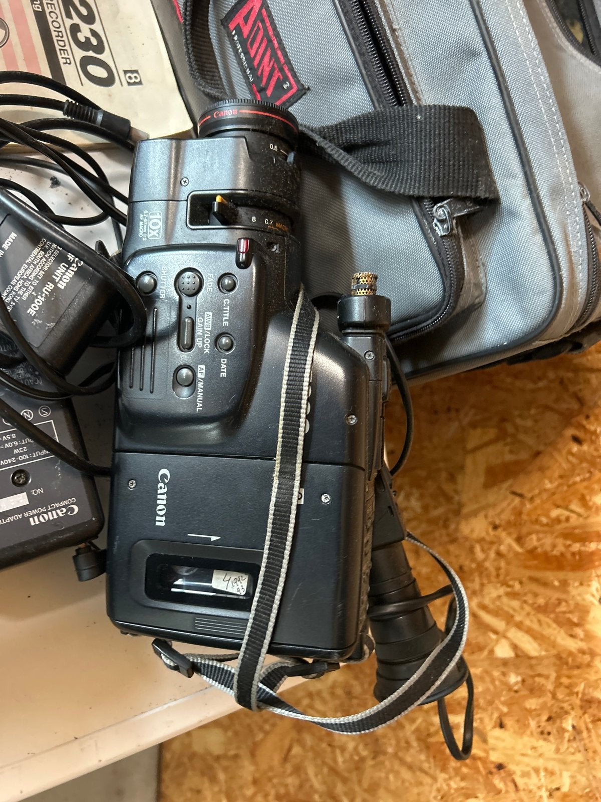 Canon E230E Video Camera met accessoires en tas, Ophalen of Verzenden, Overige soorten, Camera