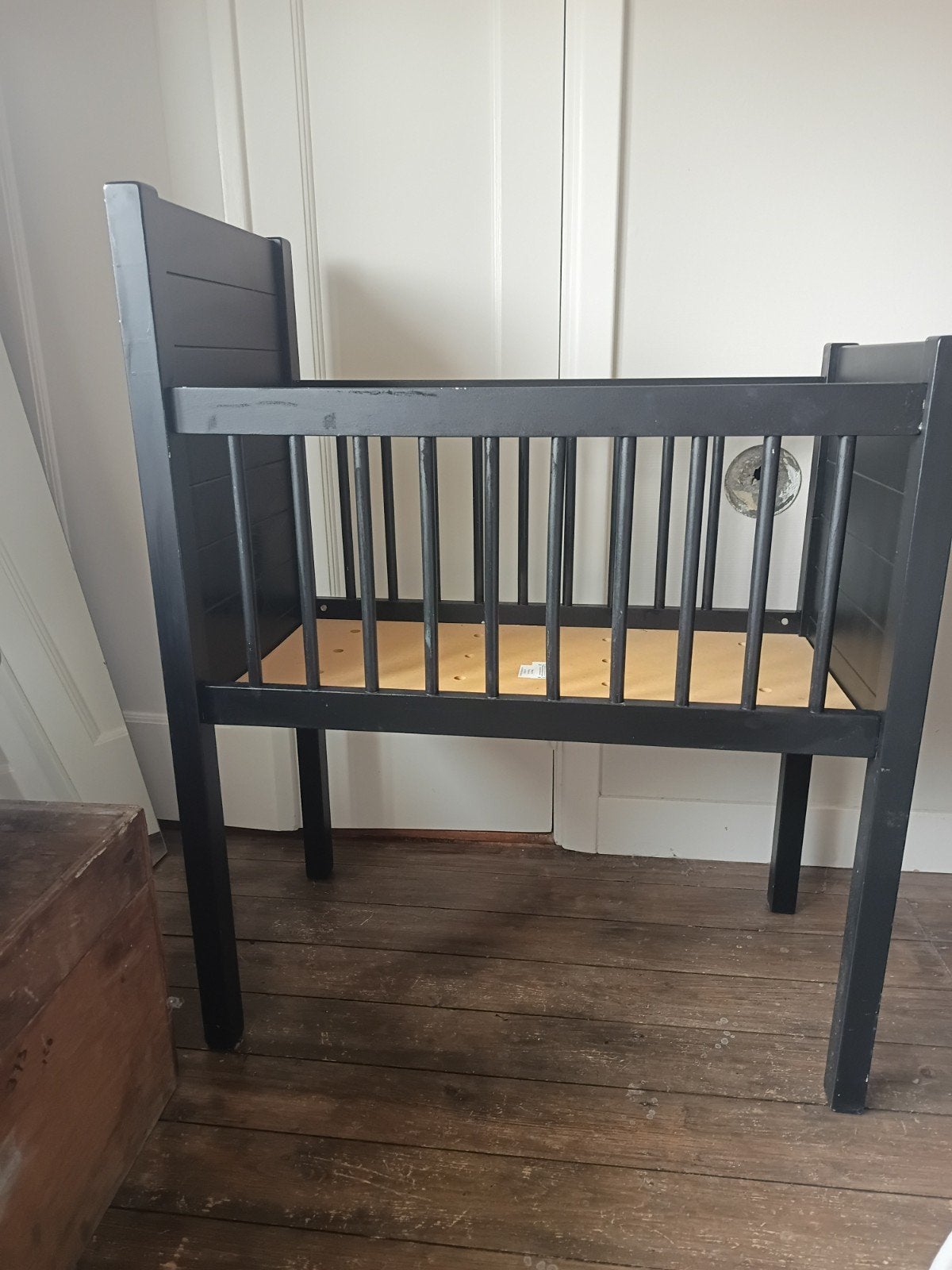 Wiegje Kidsmill Noa - Zwart houten wiegje, Ophalen, Gebruikt, Wieg