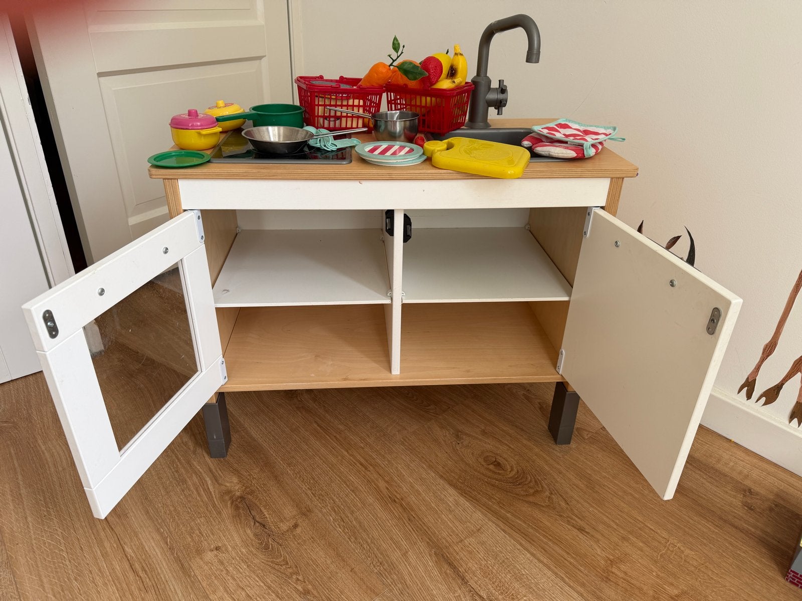 Houten speelkeuken met accessoires, Kinderen en Baby's, Speelgoed | Speelkeukens, Ophalen, Gebruikt, Hout, Speelkeuken