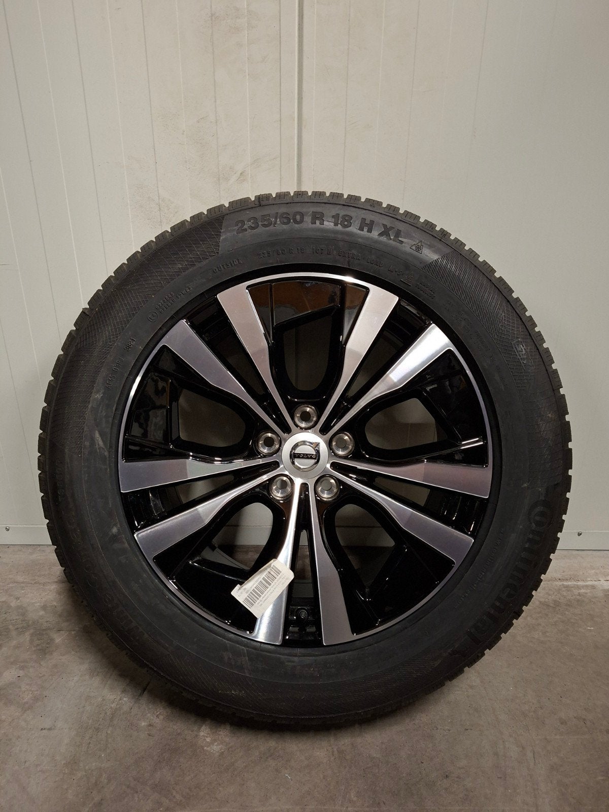18' Volvo XC60 Velgen met winterbanden NIEUW Origineel, 18 inch, Banden en Velgen, Nieuw, 235 mm