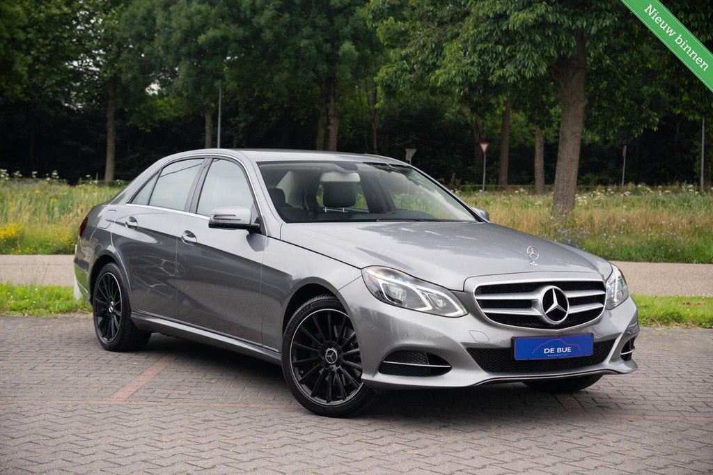 Mercedes E-klasse 250 CDI Automaat 7|AMG|OrgNL NAP|Trekhaak|, Auto's, Mercedes-Benz, Euro 5, Achterwielaandrijving, Gebruikt, Zwart