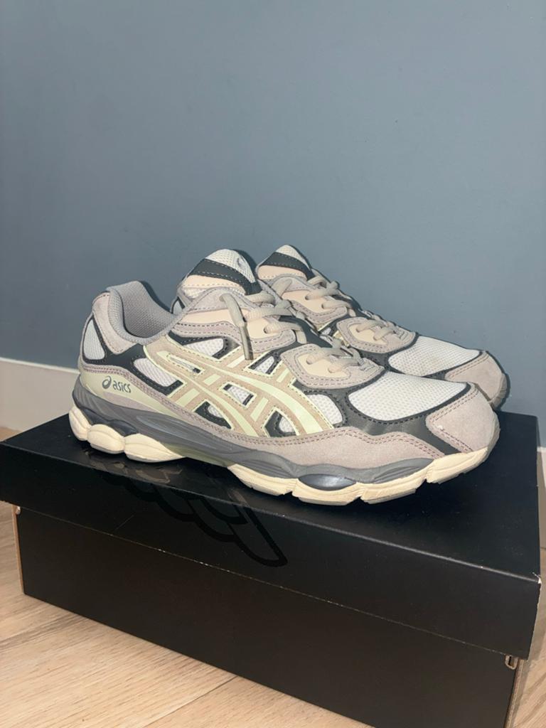 Asics sneakers maat 45, Kleding | Dames, Schoenen, Ophalen of Verzenden, Gedragen, Grijs, Sneakers of Gympen