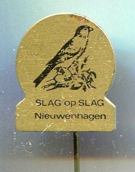 Slag om slag Nieuwenhagen blik vogel speldje ( N_082), Verzenden, Zo goed als nieuw, Transport