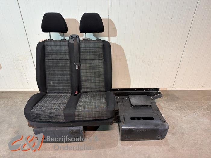 Bank rechts-voor van een Mercedes Vito