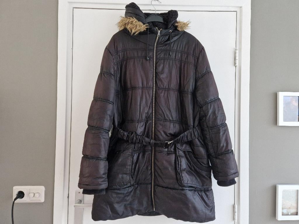 Zwarte damesjas van pescara maat xl met vaste ceintuur, Kleding | Dames, Jassen | Winter, Ophalen of Verzenden, Zo goed als nieuw
