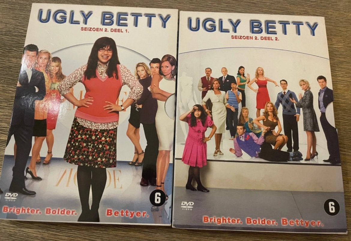 Ugly Betty Seizoen 2 Deel 1 & 2 DVD Boxset, Gebruikt, Boxset, Ophalen of Verzenden, Komedie
