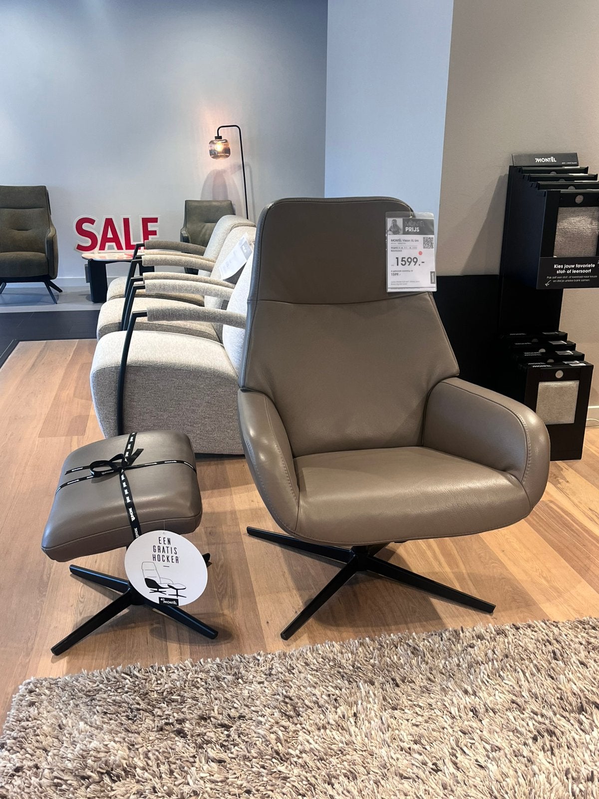 Montèl Vision Relaxfauteuil leer taupe, Huis en Inrichting, Fauteuils, Ophalen, Zo goed als nieuw, 50 tot 75 cm, Leer