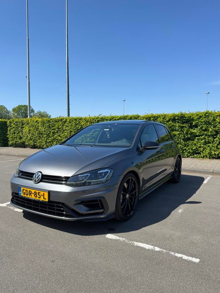 Volkswagen Golf 7.5 R performance pack 2019, Auto's, Automaat, Zwart, 4 cilinders, 1984 cc