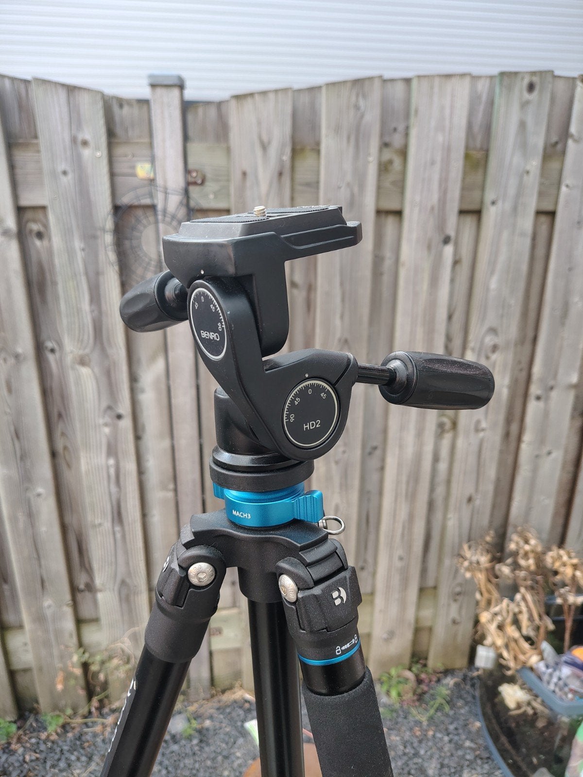 Mooie z.g.a.n. Benro Mach3 TMA27A statief met HD2 kop, Zo goed als nieuw, 150 tot 175 cm, Benro, Snelkoppelingsplaat