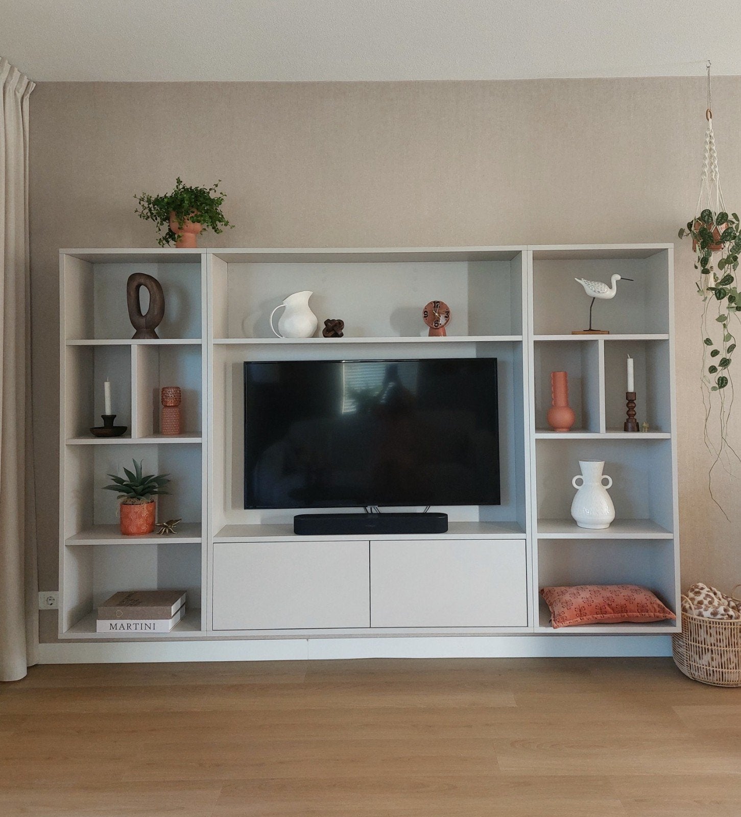 Wandkast Cinewall Welland kleur Ivory, Ophalen, 250 tot 300 cm, Zo goed als nieuw, 150 tot 200 cm