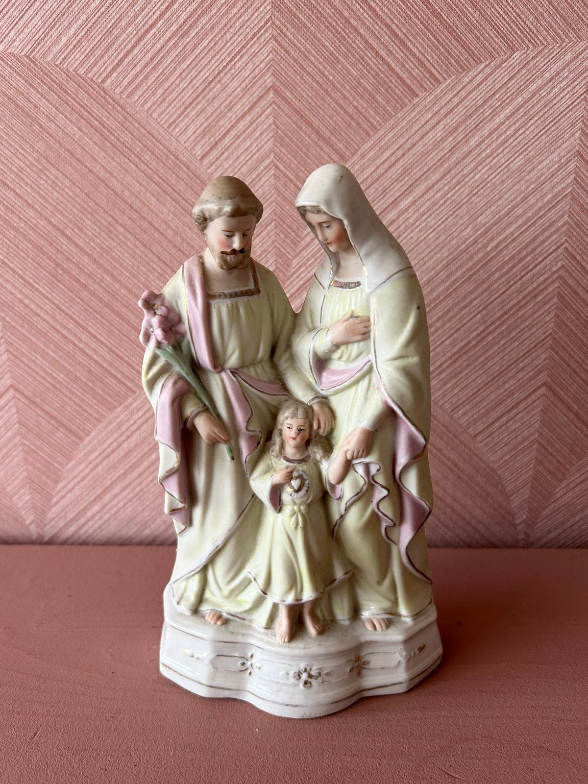 Antiek beeld Heilige Familie - Porselein - Heiligerlee, Ophalen of Verzenden