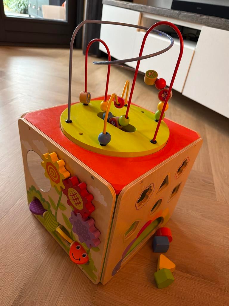 Houten activiteitenkubus met kralenframe en vormenstoof, Kinderen en Baby's, Speelgoed | Houten speelgoed, Ophalen of Verzenden