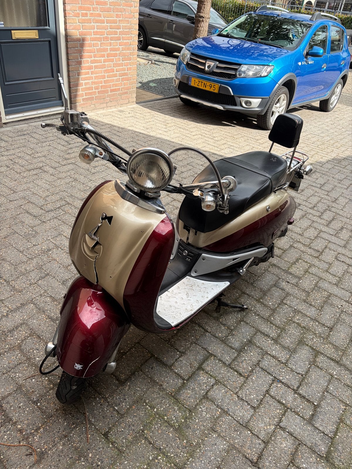 Baotian RG50 Scooter - Defect voor onderdelen/opknapper, Fietsen en Brommers, Ophalen, Gebruikt, Maximaal 45 km/u, Benzine