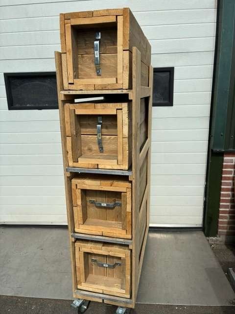 Steiger houten sta tafels