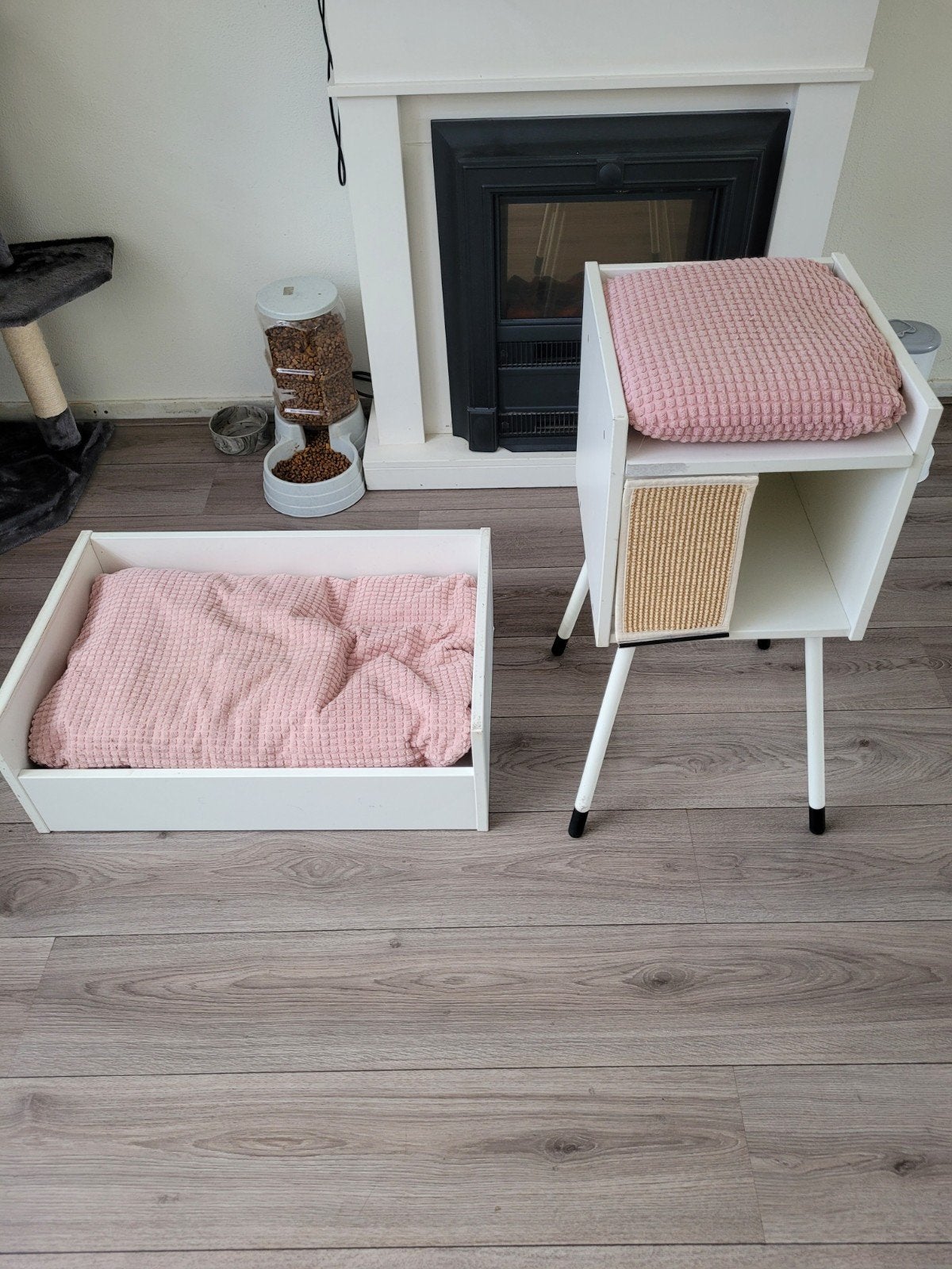 Stijlvolle kattenmeubelset: Loungebak en krabmeubel l, Meerdere dieren